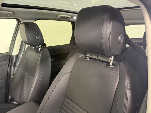 new 2025 Land Rover Discovery Sport car, priced at $54,093