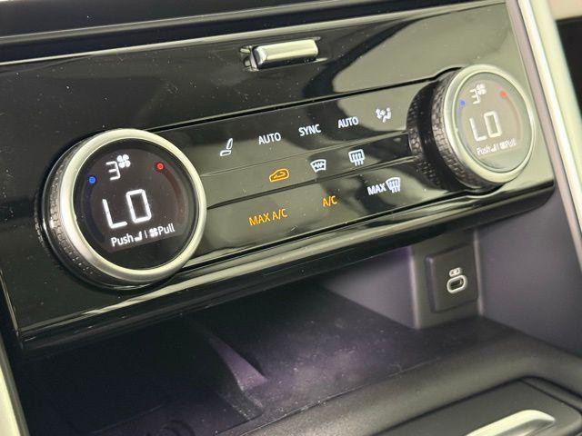 new 2025 Land Rover Discovery car