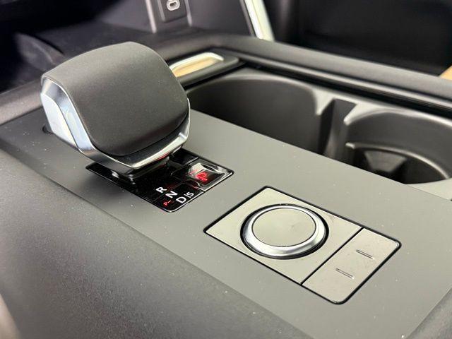 new 2025 Land Rover Discovery car, priced at $80,175