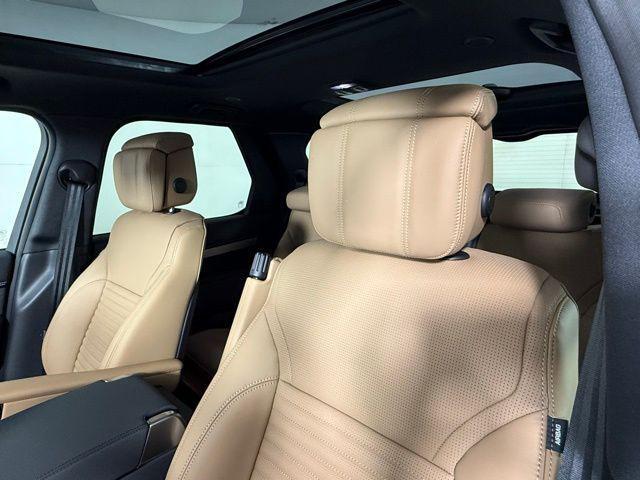 new 2025 Land Rover Discovery car, priced at $80,175
