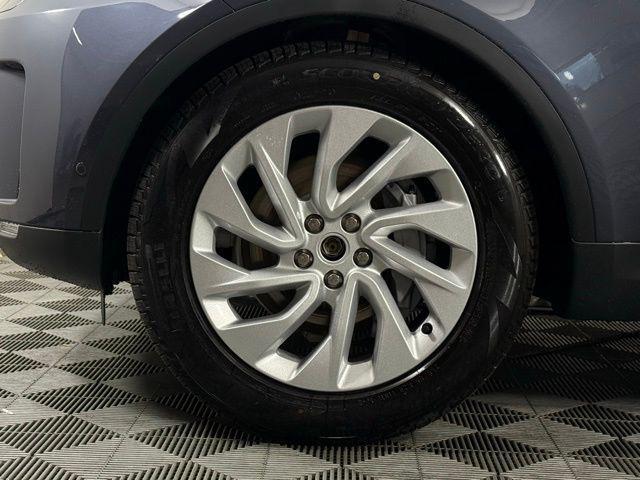 used 2025 Land Rover Discovery car, priced at $50,900