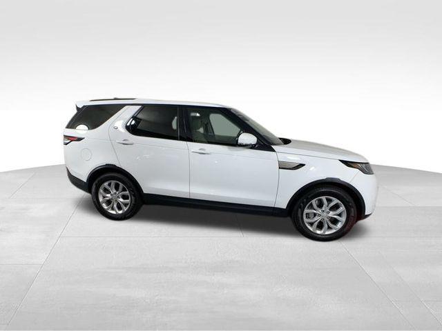 used 2018 Land Rover Discovery car, priced at $25,900