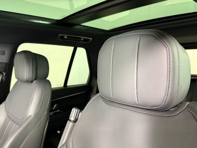 new 2025 Land Rover Range Rover car