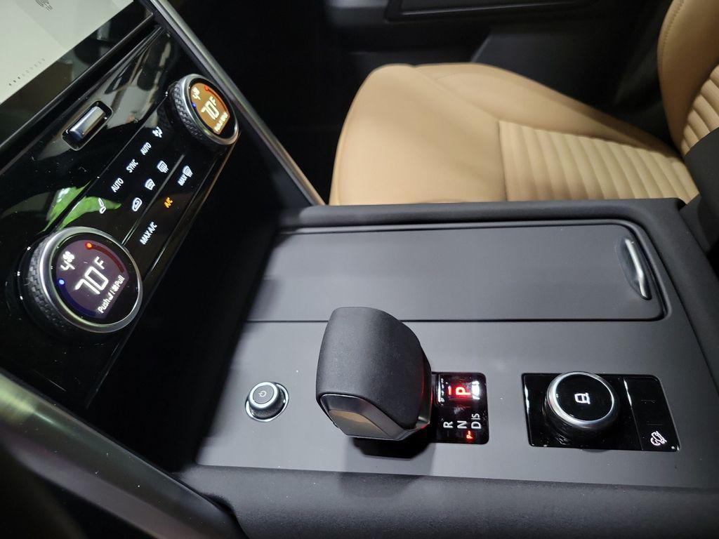 new 2025 Land Rover Discovery car, priced at $81,678