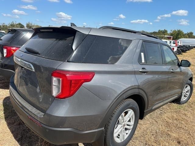 new 2024 Ford Explorer car, priced at $40,305