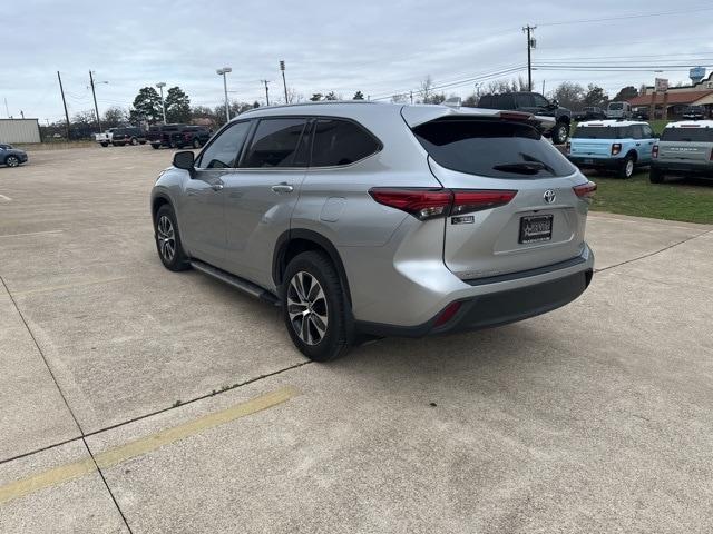 used 2022 Toyota Highlander Hybrid car, priced at $34,706