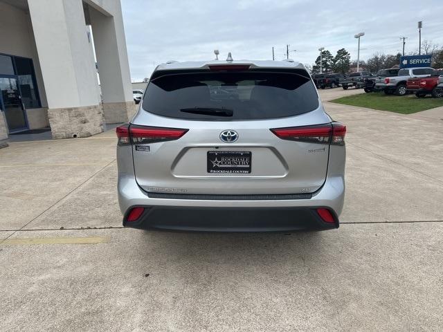 used 2022 Toyota Highlander Hybrid car, priced at $34,706