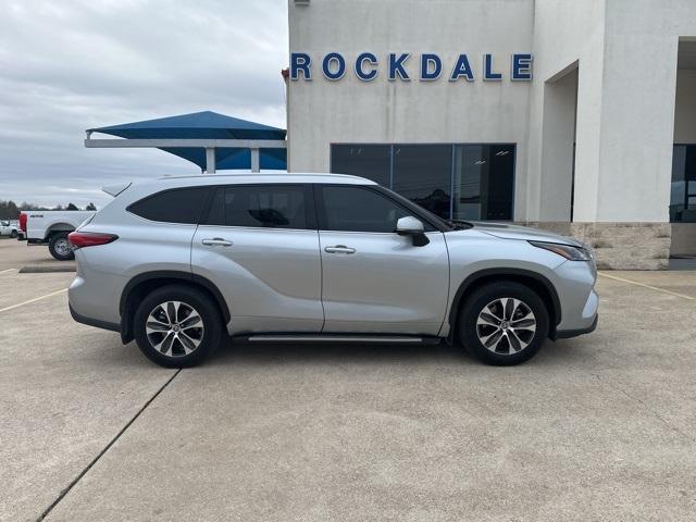 used 2022 Toyota Highlander Hybrid car, priced at $34,706