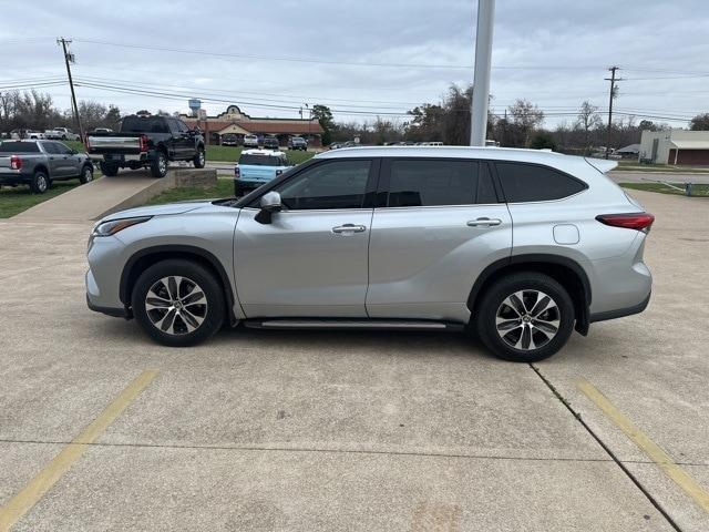 used 2022 Toyota Highlander Hybrid car, priced at $34,706