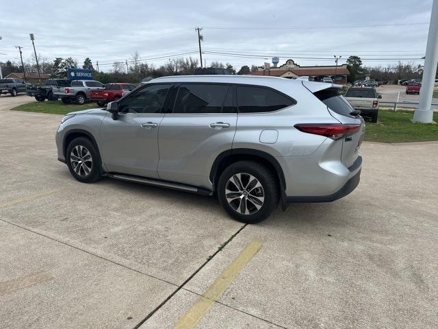 used 2022 Toyota Highlander Hybrid car, priced at $34,706