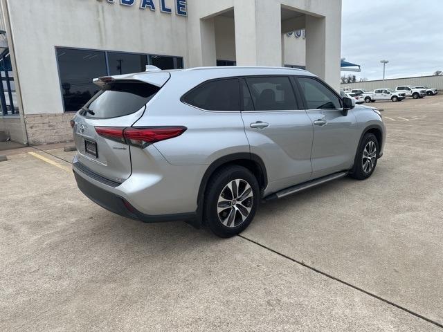 used 2022 Toyota Highlander Hybrid car, priced at $34,706