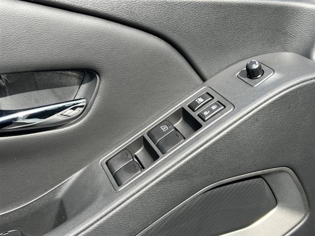 new 2025 Nissan Frontier car, priced at $39,705