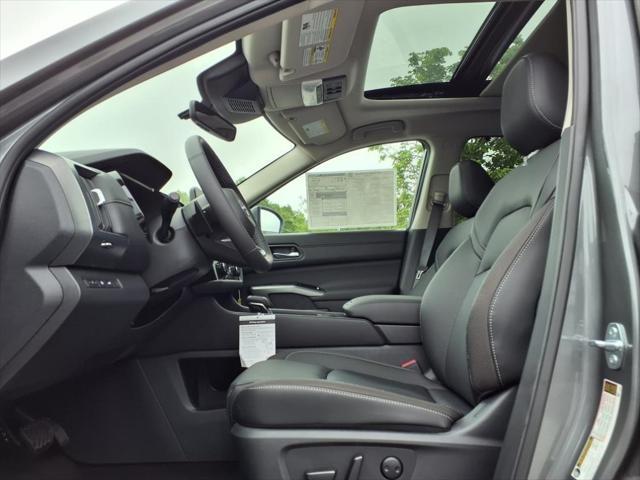 new 2025 Nissan Pathfinder car, priced at $44,731