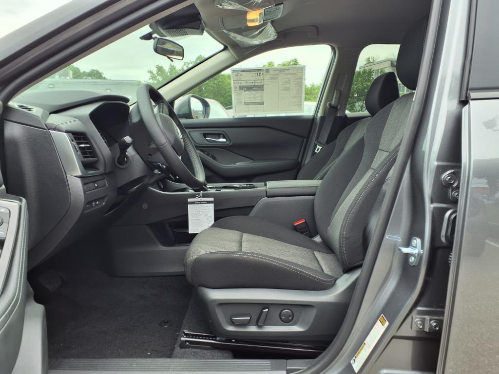 new 2025 Nissan Rogue car, priced at $30,376