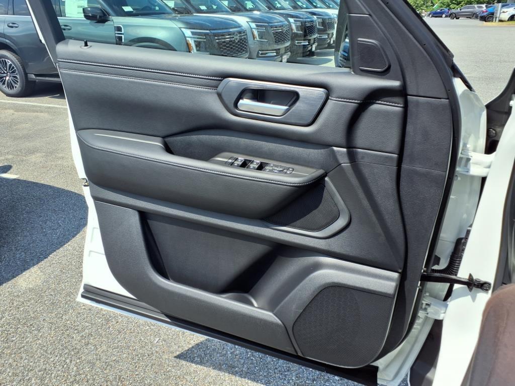 new 2025 Nissan Armada car, priced at $58,401
