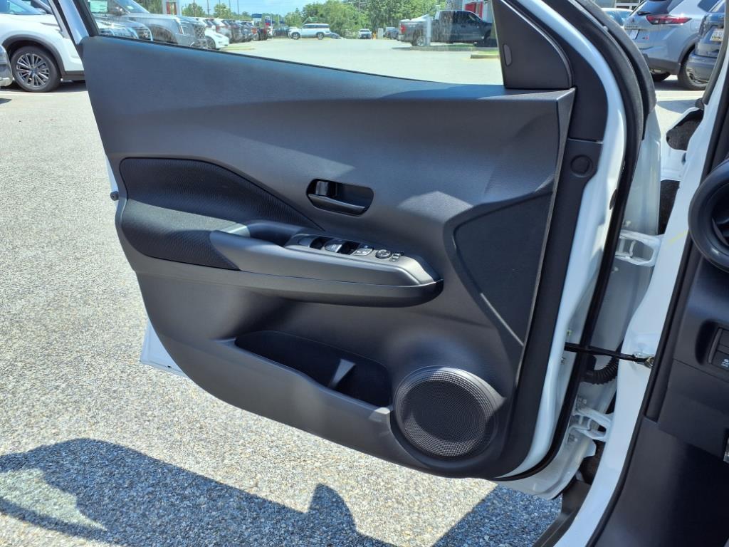 new 2025 Nissan Kicks car, priced at $23,850