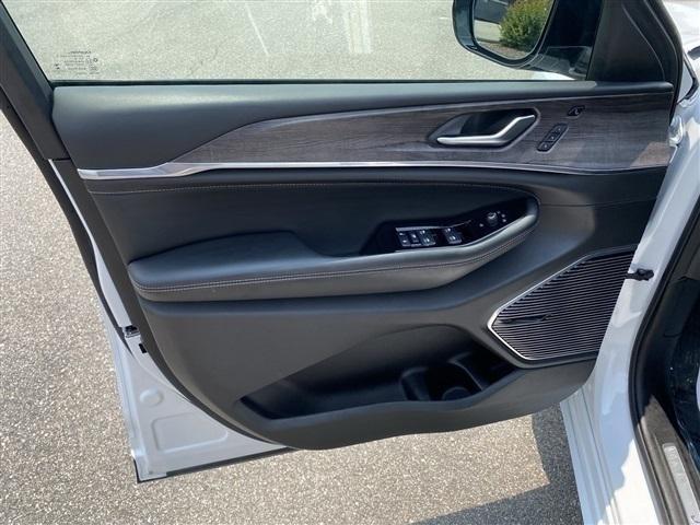 used 2023 Jeep Grand Cherokee car, priced at $38,753
