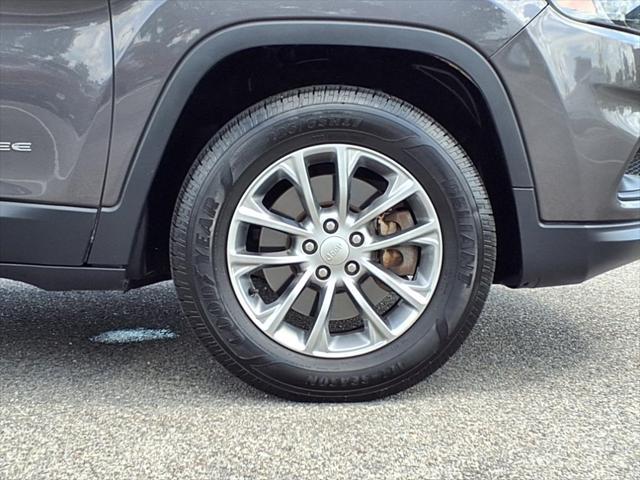 used 2020 Jeep Cherokee car, priced at $18,400