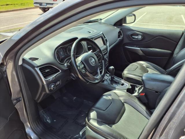 used 2020 Jeep Cherokee car, priced at $18,400
