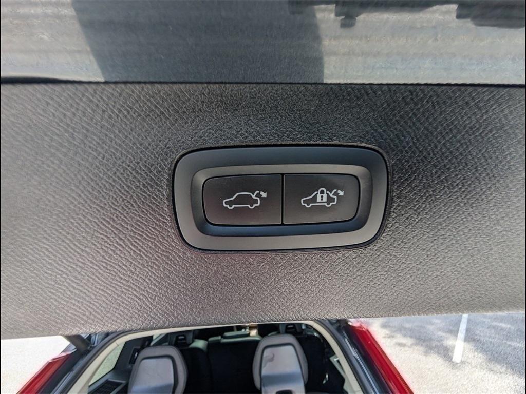 used 2022 Volvo XC90 car, priced at $35,399