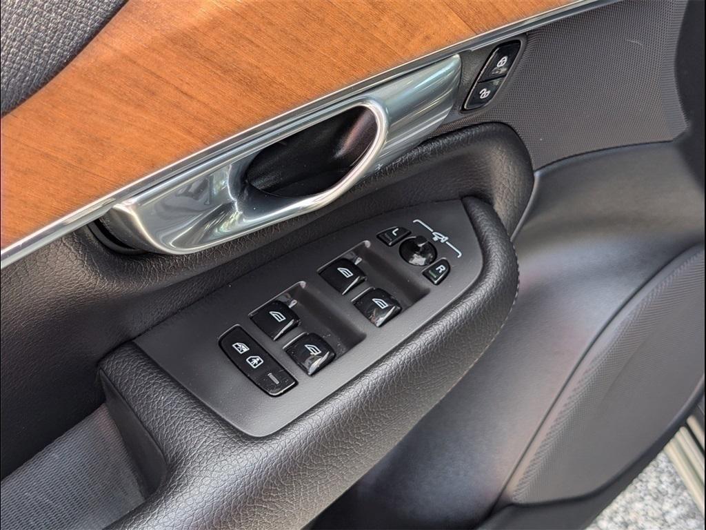used 2022 Volvo XC90 car, priced at $35,399