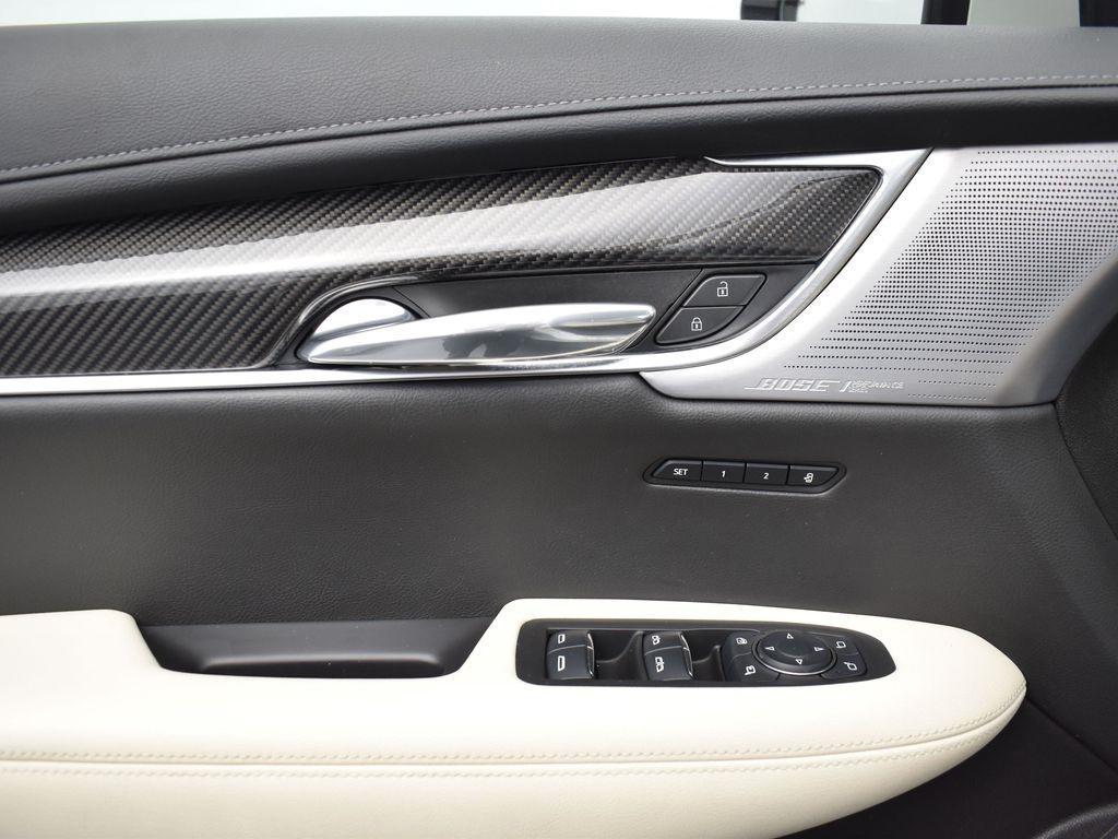 used 2023 Cadillac XT6 car, priced at $43,795