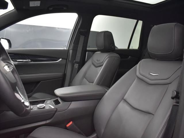 new 2025 Cadillac XT6 car, priced at $70,460