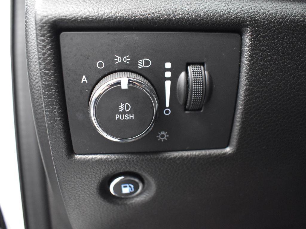 used 2022 Jeep Grand Cherokee car, priced at $27,495