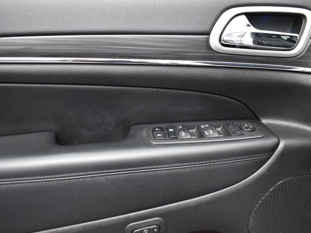 used 2022 Jeep Grand Cherokee car, priced at $27,495