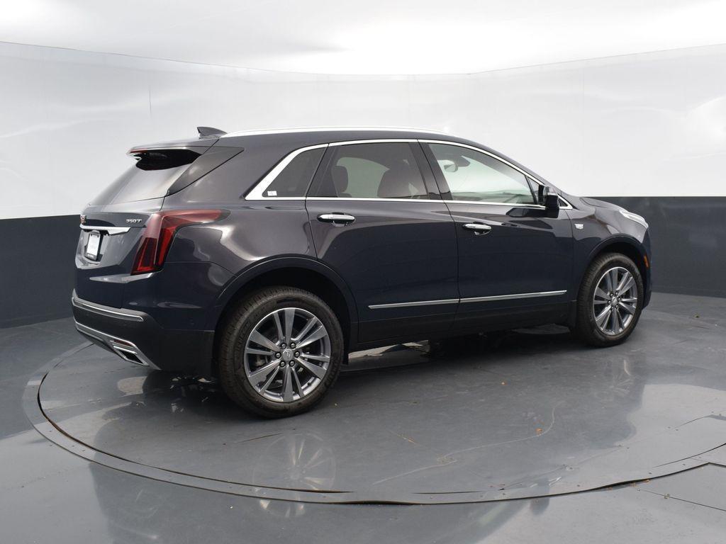 new 2025 Cadillac XT5 car, priced at $54,010