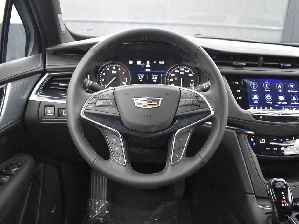 new 2025 Cadillac XT5 car, priced at $54,010