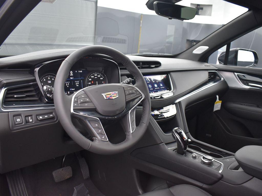new 2025 Cadillac XT5 car, priced at $54,010