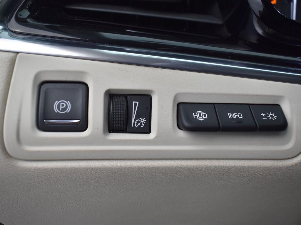 used 2020 Cadillac XT6 car, priced at $30,595