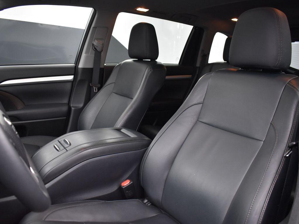 used 2015 Toyota Highlander car, priced at $14,795