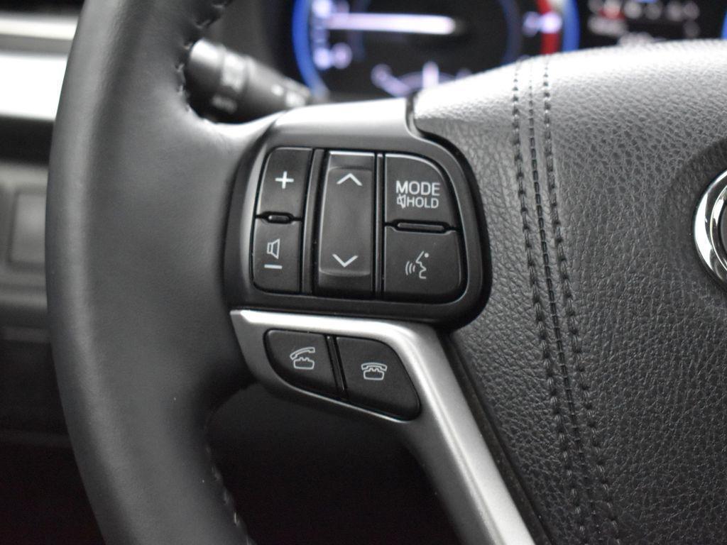 used 2015 Toyota Highlander car, priced at $14,795