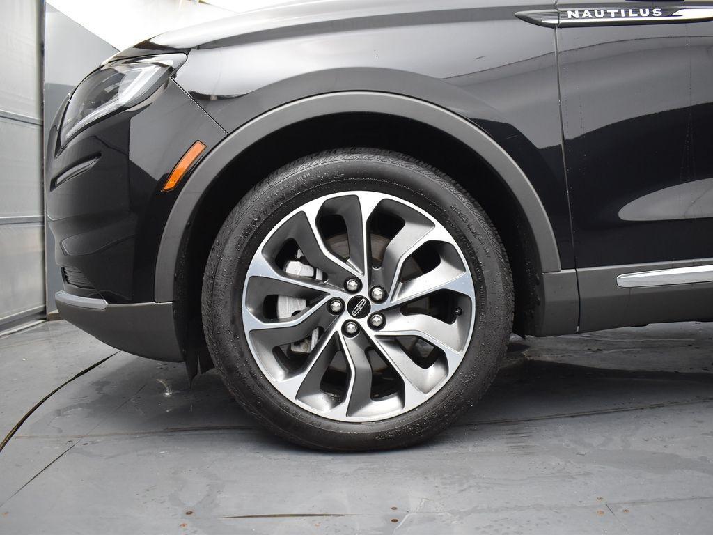 used 2021 Lincoln Nautilus car, priced at $30,395