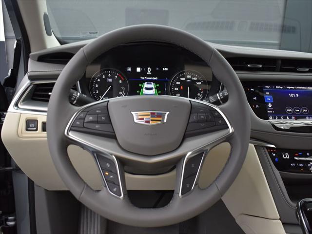 new 2025 Cadillac XT5 car, priced at $60,814