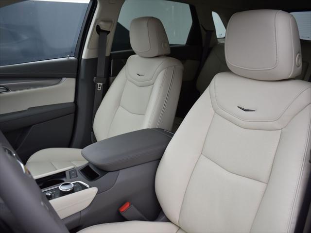 new 2025 Cadillac XT5 car, priced at $60,814