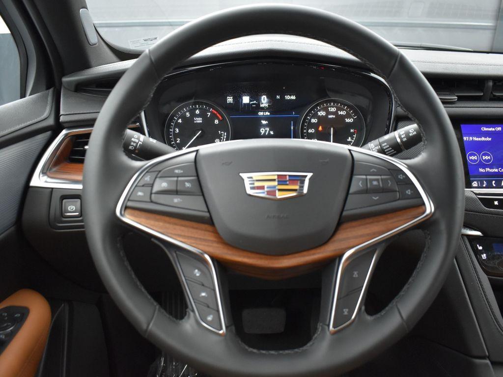 new 2025 Cadillac XT5 car, priced at $58,110