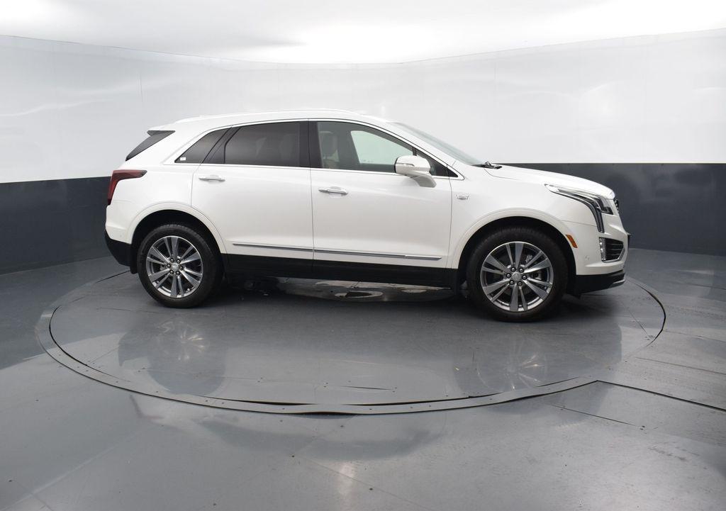 new 2025 Cadillac XT5 car, priced at $58,110