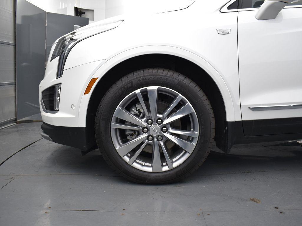 new 2025 Cadillac XT5 car, priced at $58,110