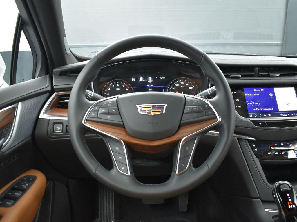 new 2025 Cadillac XT5 car, priced at $58,110