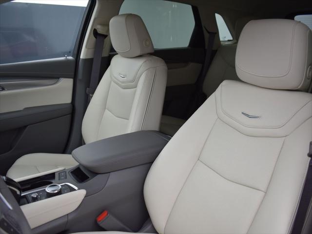 new 2025 Cadillac XT5 car, priced at $58,464