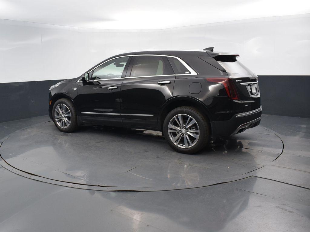new 2025 Cadillac XT5 car, priced at $58,085