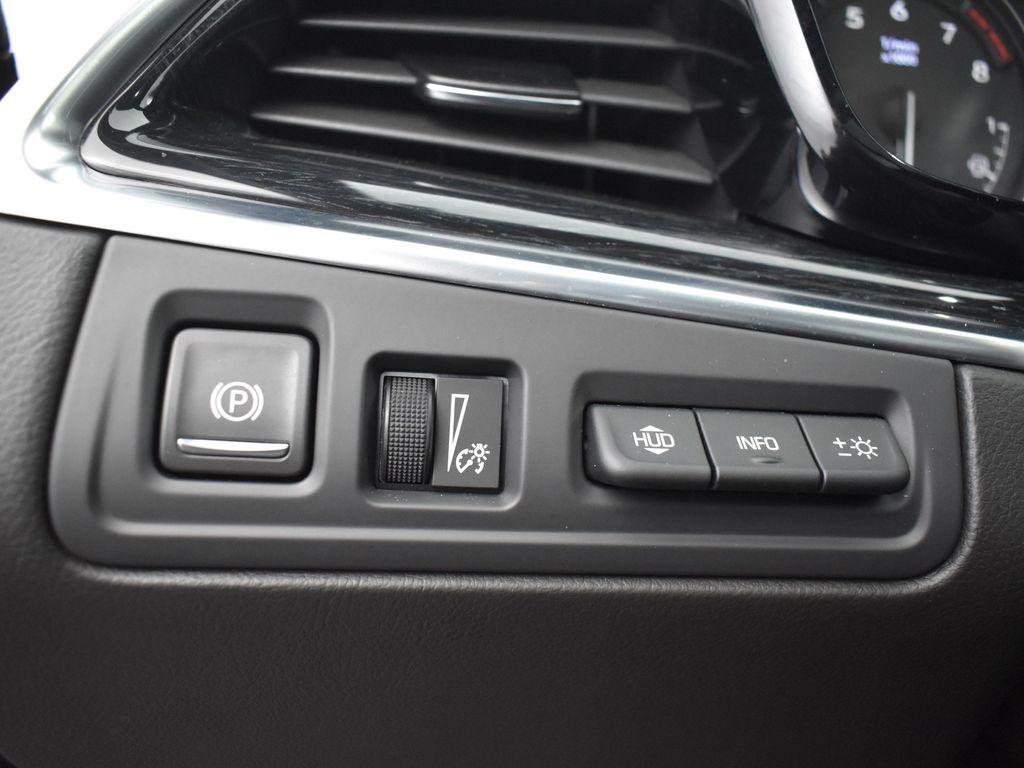 new 2025 Cadillac XT5 car, priced at $58,085