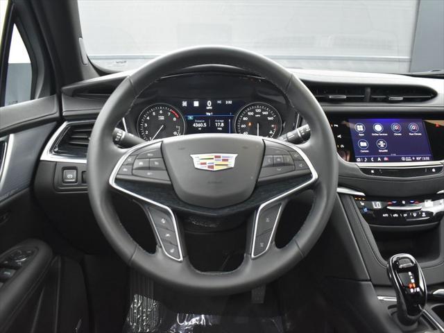 new 2025 Cadillac XT5 car, priced at $58,585