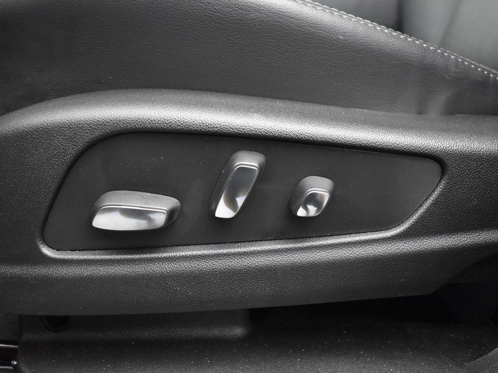 new 2025 Cadillac XT5 car, priced at $58,085