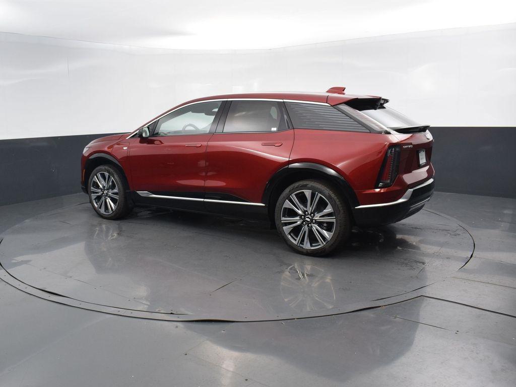 new 2025 Cadillac OPTIQ car, priced at $59,390