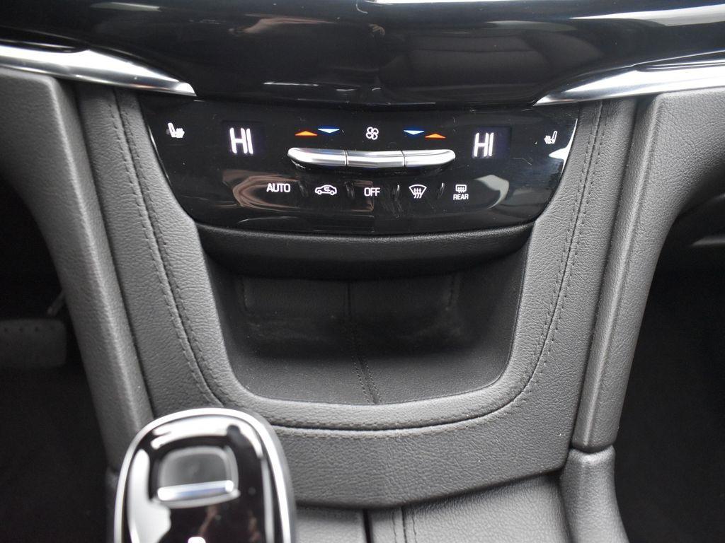 used 2022 Cadillac XT6 car