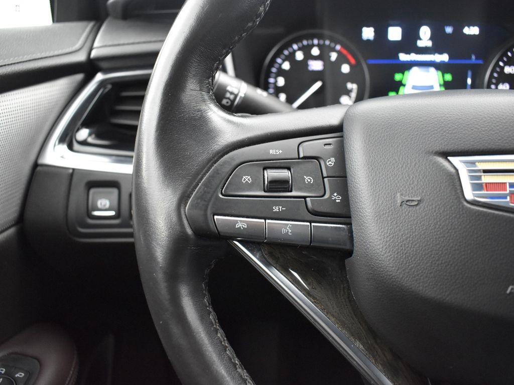 used 2022 Cadillac XT6 car